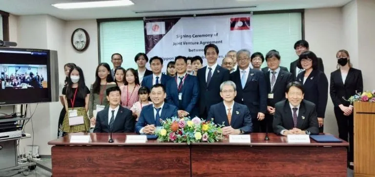 Signing Ceremony of Joint Venture Agreement between Shin Nippon Biomedical Laboratories