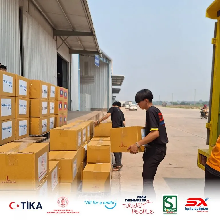 ໂຊກໄຊມາດ ແລະ ໂຊກໄຊ ຂົນສົ່ງດ່ວນ ກະກຽມ ສະໜອງສິນຄ້າ ແລະ ຂົນສົ່ງ